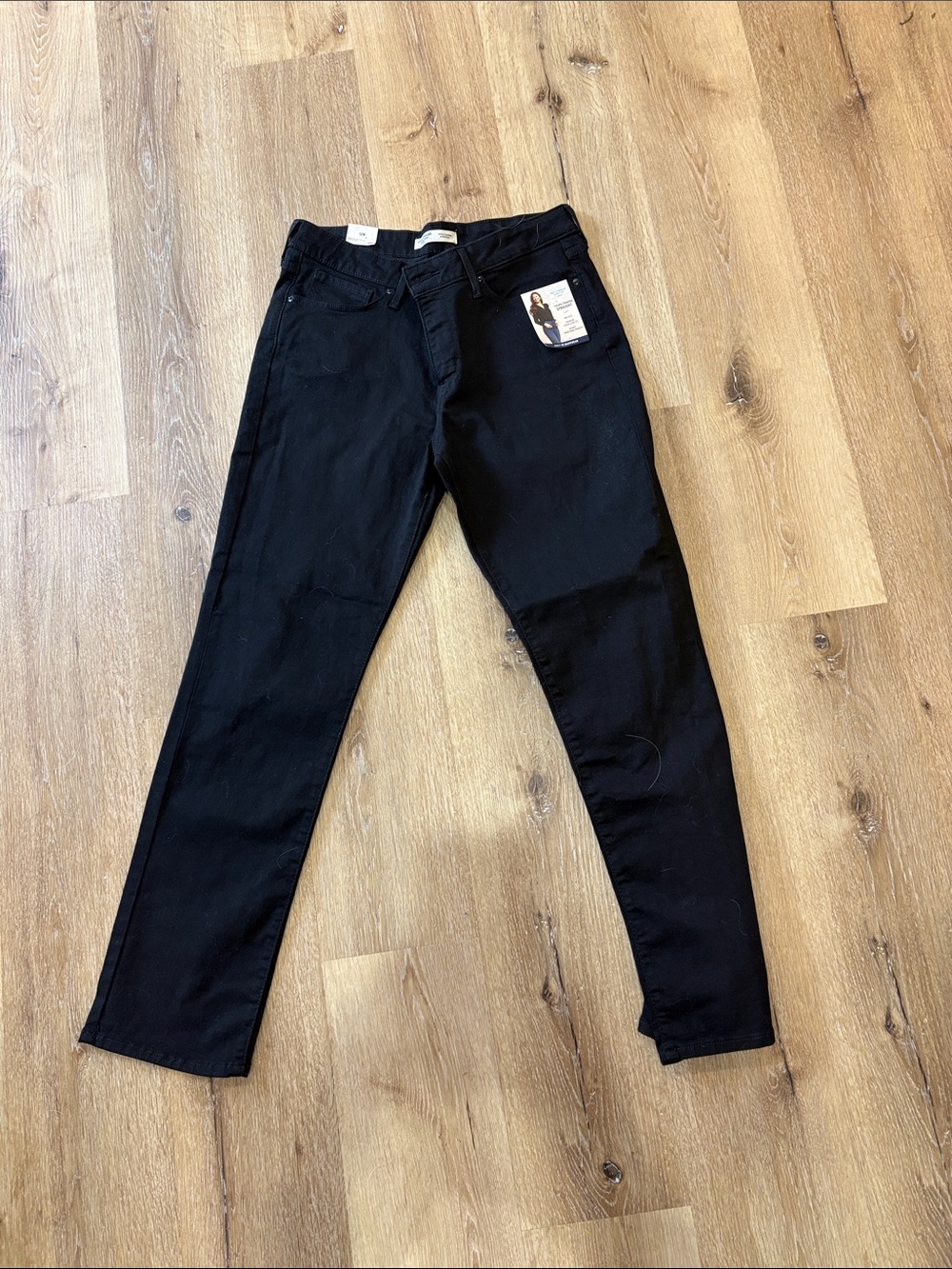 Levi's Women's Straight Leg Jeans — Black